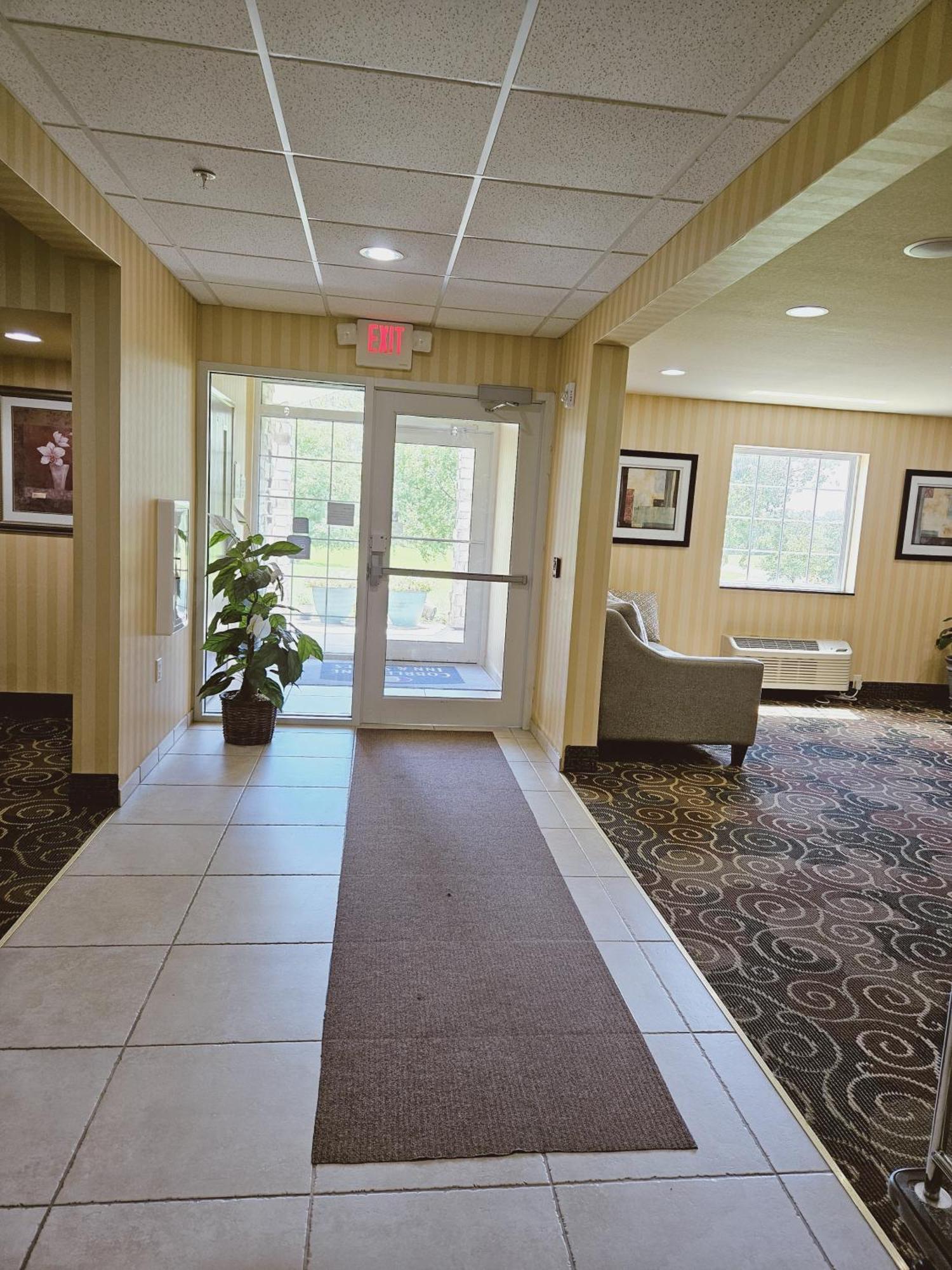 Cobblestone Inn & Suites - Bloomfield Dış mekan fotoğraf