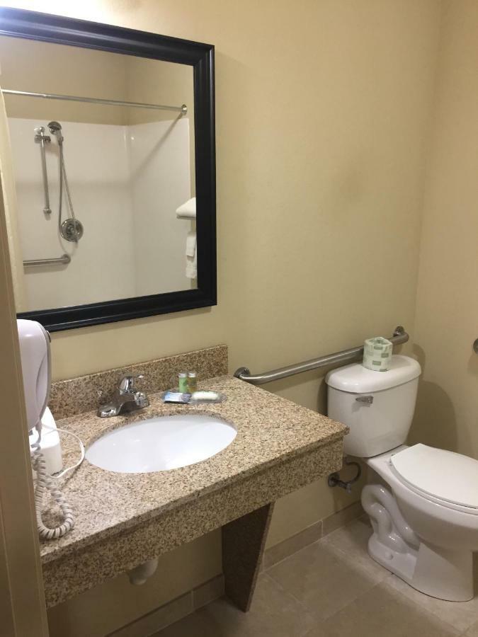 Cobblestone Inn & Suites - Bloomfield Dış mekan fotoğraf